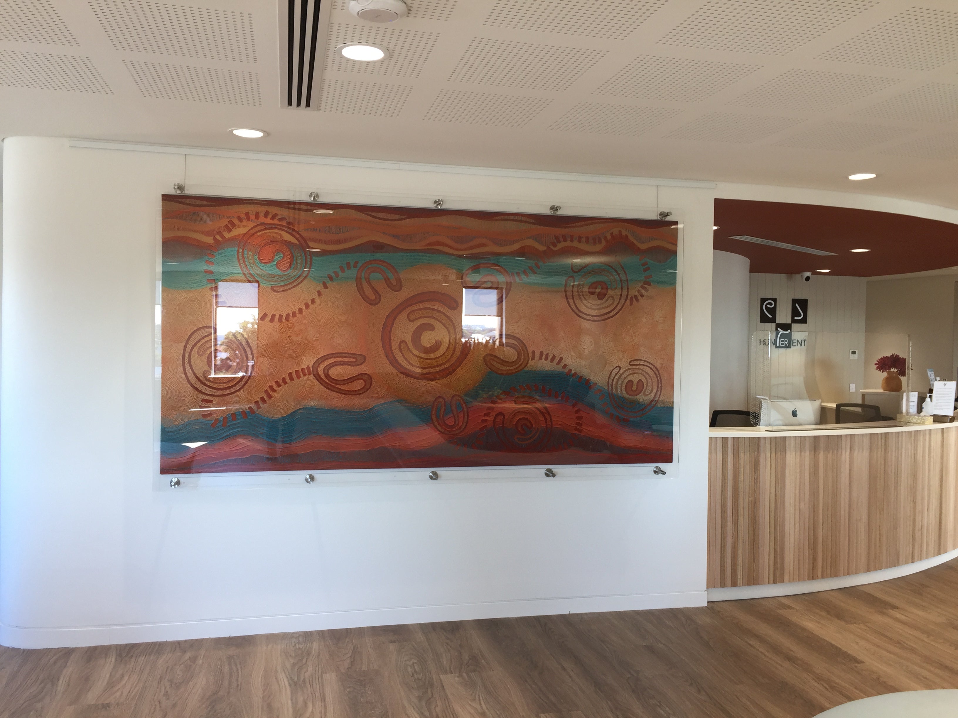 Konara - People Gather for Hunter ENT - Saretta Art & Design